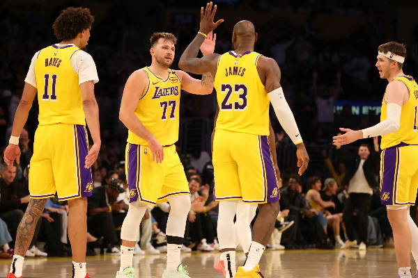 湖人新内线悍将：携 “不可思议” 加盟热忱，剑指内线防守核心